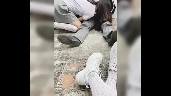 Mejores AMIGAS Estudiantes Putitas de la ESCUELA Técnica se Graban Chupándole la VERGA a un Wey y Cogiendo en la Escuela! Colegiala Mexicana Amateur Follando en Público, Alumnos Precoces! Parte 1